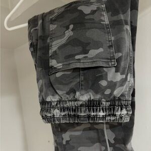 American eagle joggers